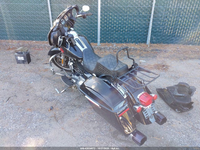 2019 HARLEY-DAVIDSON FLHT 1HD1FVC25KB677595 Photo 2