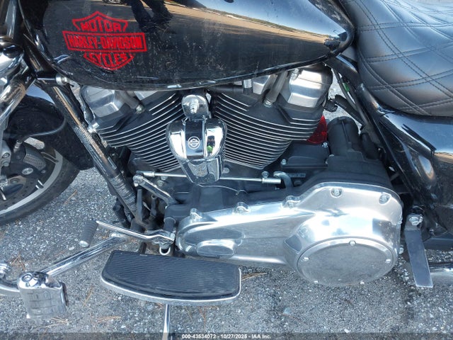 2019 HARLEY-DAVIDSON FLHT 1HD1FVC25KB677595 Photo 8