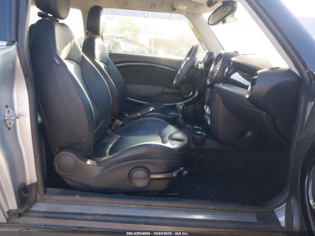 2008 MINI COOPER CLUBMAN WMWML33558TN67037 Photo 4