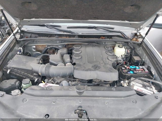 JTEMU5JR8N6054775 Toyota 4RUNNER SR5