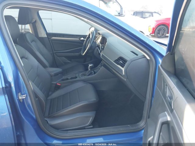 2023 VOLKSWAGEN JETTA 3VW7M7BU9PM025155 Photo 4
