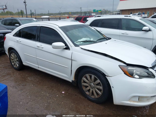 43534321 :رقم المزاد ، 1C3CCBBB4CN201104 vin ، 2012 Chrysler 200 Touring مزاد بيع