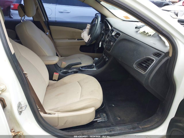 43534321 :رقم المزاد ، 1C3CCBBB4CN201104 vin ، 2012 Chrysler 200 Touring مزاد بيع