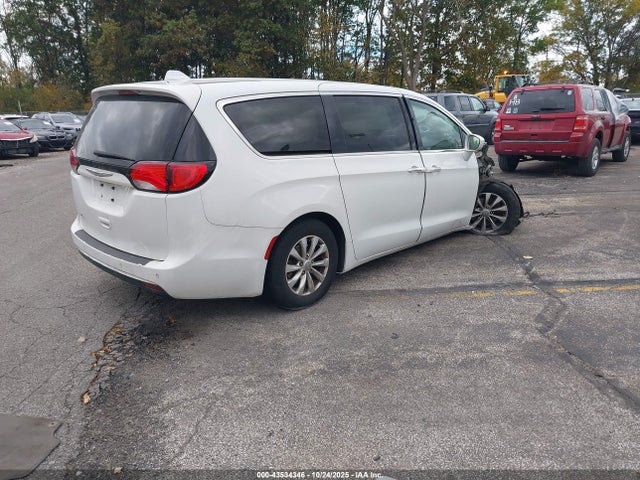 2018 Chrysler Pacifica Touring Plus მანქანა იყიდება აუქციონზე, vin: 2C4RC1FG3JR289682, აუქციონის ნომერი: 43534346