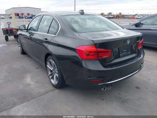 2018 BMW 330I WBA8B9G58JNU97948 Photo 2