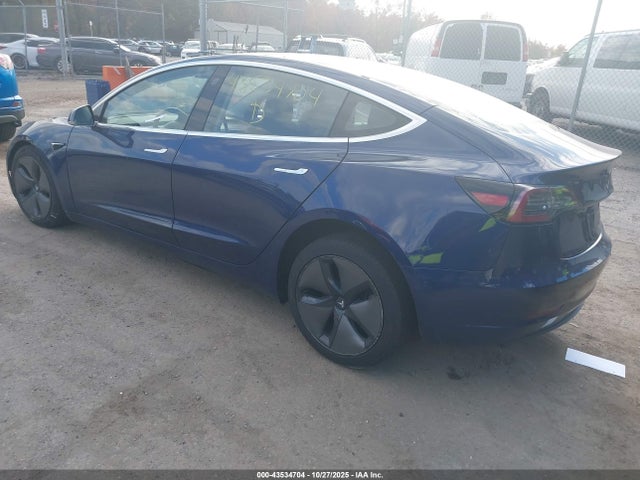 2018 TESLA MODEL 3 5YJ3E1EA0JF056335 Photo 2