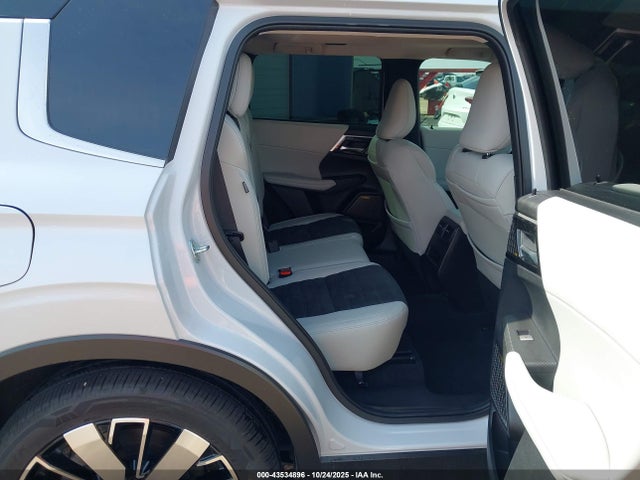 JA4J3VA8XSZ019693 Mitsubishi Outlander Se 2.5 2wd