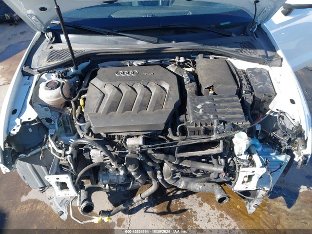 2018 AUDI A3 WAUAUGFF5J1087285 Photo 9