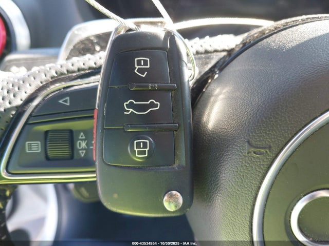 2018 AUDI A3 WAUAUGFF5J1087285 Photo 10