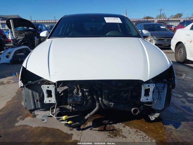 2018 AUDI A3 WAUAUGFF5J1087285 Photo 5
