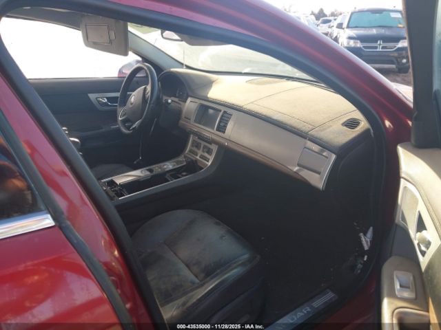 2014 JAGUAR XF SAJWA0ES0EPU10623 Photo 4