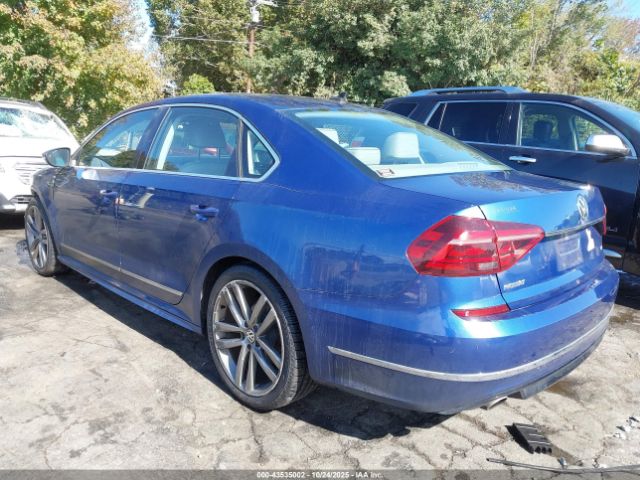 2017 VOLKSWAGEN PASSAT 1VWDT7A31HC021294 Photo 2
