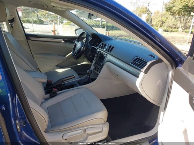 2017 VOLKSWAGEN PASSAT 1VWDT7A31HC021294 Photo 4