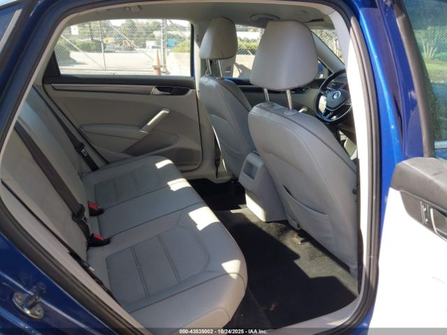 2017 VOLKSWAGEN PASSAT 1VWDT7A31HC021294 Photo 7