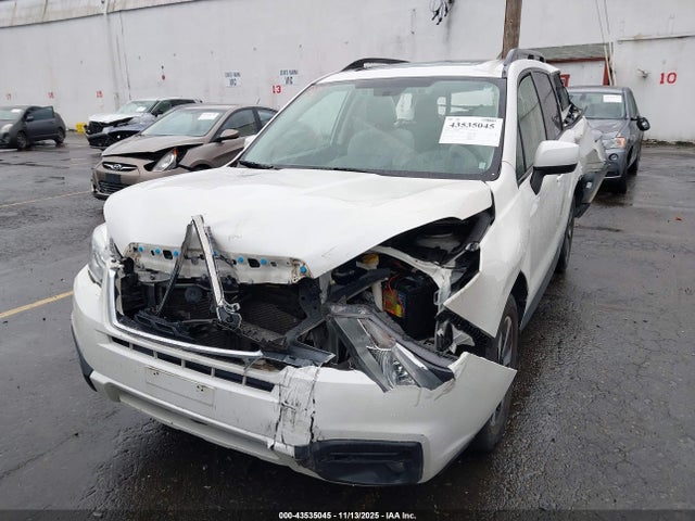 JF2SJAGC2JH470563 Subaru Forester 2.5i Premium
