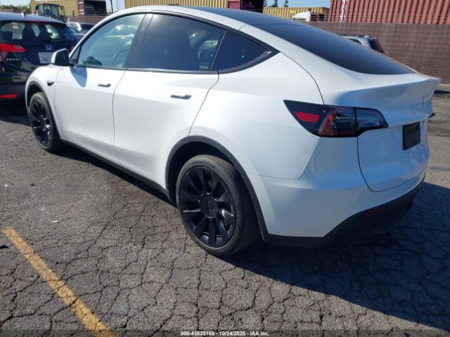 2023 TESLA MODEL Y 7SAYGDEE8PA145812 Photo 2