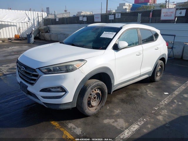 KM8J33A21HU330355 Hyundai Tucson Sport