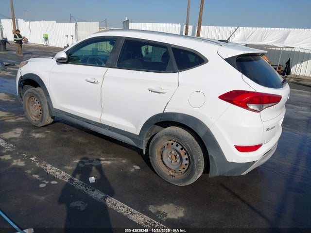 KM8J33A21HU330355 Hyundai Tucson Sport