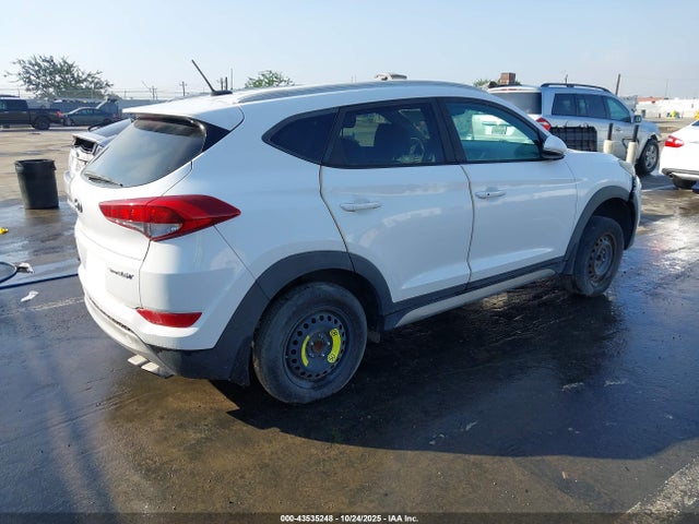 KM8J33A21HU330355 Hyundai Tucson Sport