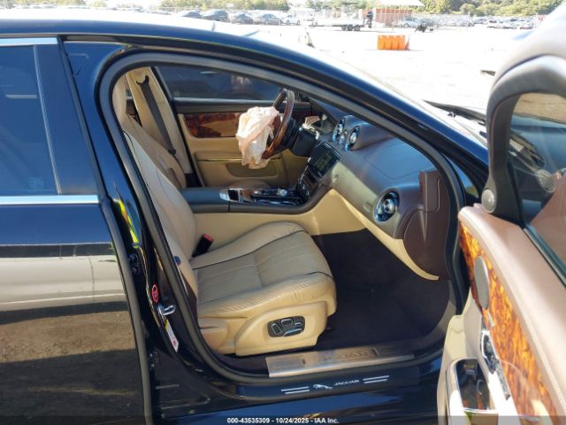 2015 JAGUAR XJ SAJWJ1CD9F8V80047 Photo 4