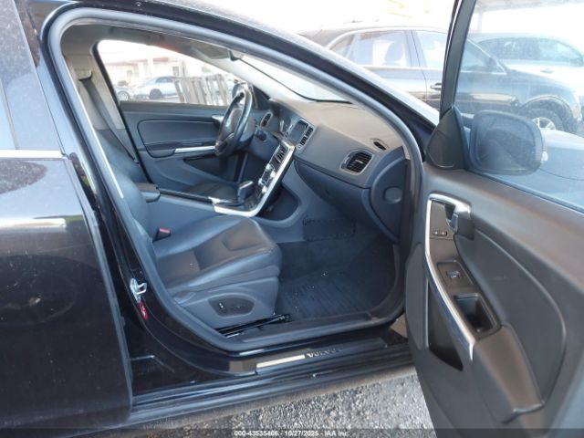 2016 VOLVO S60 YV126MFK7G2408107 Photo 4