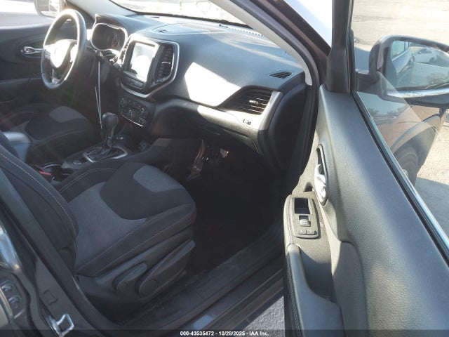 1C4PJMCS5EW269857 Jeep Cherokee Latitude