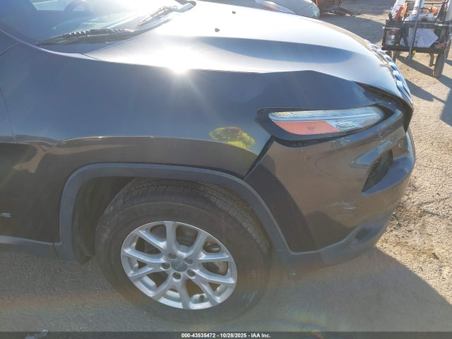 1C4PJMCS5EW269857 Jeep Cherokee Latitude