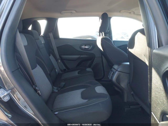 1C4PJMCS5EW269857 Jeep Cherokee Latitude