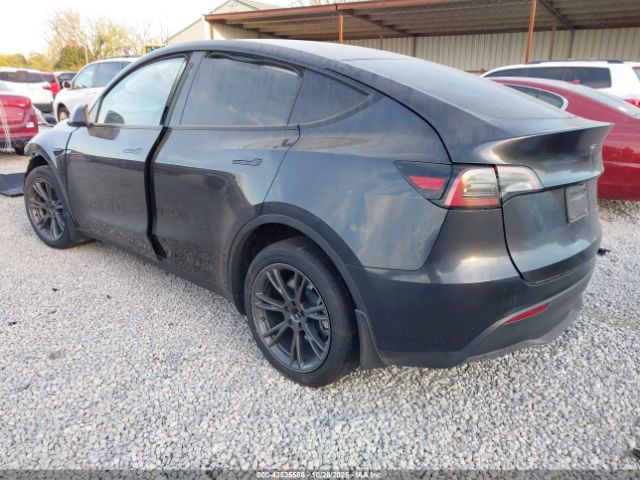 2025 TESLA MODEL Y 7SAYGDEEXSF224278 Photo 2