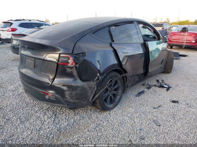 2025 TESLA MODEL Y 7SAYGDEEXSF224278 Photo 3