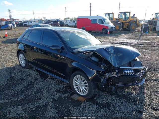 2016 AUDI A3 E-TRON WAUVPBFF0GA138826
