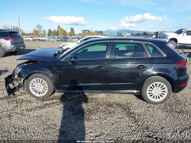 WAUVPBFF0GA138826 Audi A3 E-tron 1.4t Premium