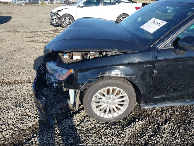 WAUVPBFF0GA138826 Audi A3 E-tron 1.4t Premium