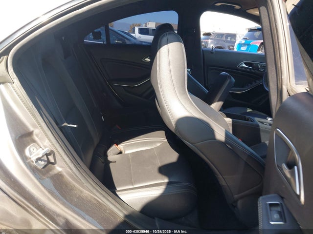 Mercedes-Benz CLA 250 2018 WDDSJ4EB0JN668866 Image 8
