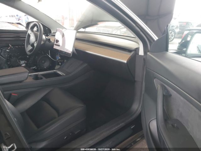 2021 TESLA MODEL 3 5YJ3E1EA7MF939983 Photo 4