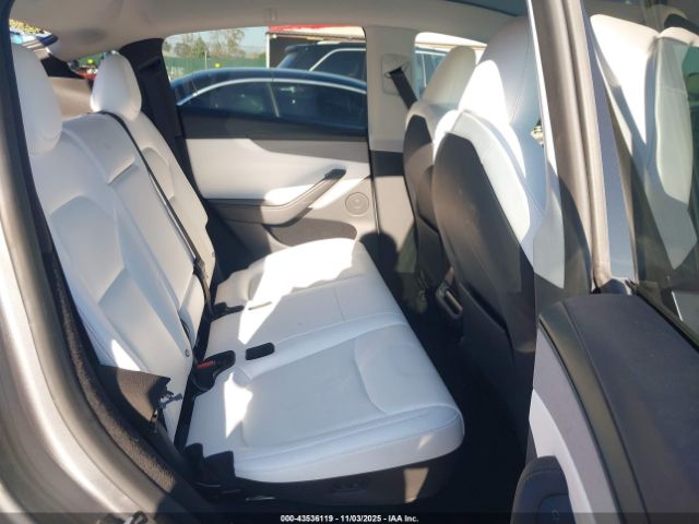 2026 TESLA MODEL Y 7SAYGDEEXTF322678 Photo 7