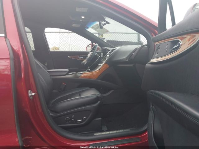 2019 LINCOLN NAUTILUS 2LMPJ8L92KBL52874 Photo 4
