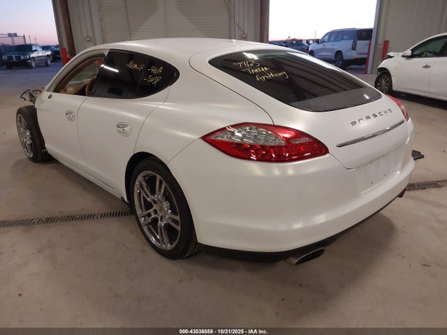 2013 PORSCHE PANAMERA WP0AA2A73DL011801 Photo 2