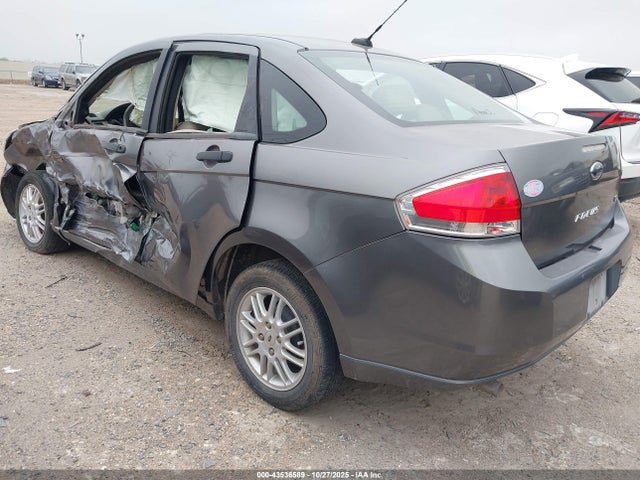 2010 FORD FOCUS 1FAHP3FN7AW268986 Photo 2
