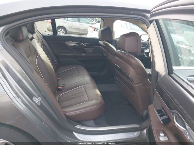2017 BMW 740I WBA7E4C55HGU99537 Photo 7