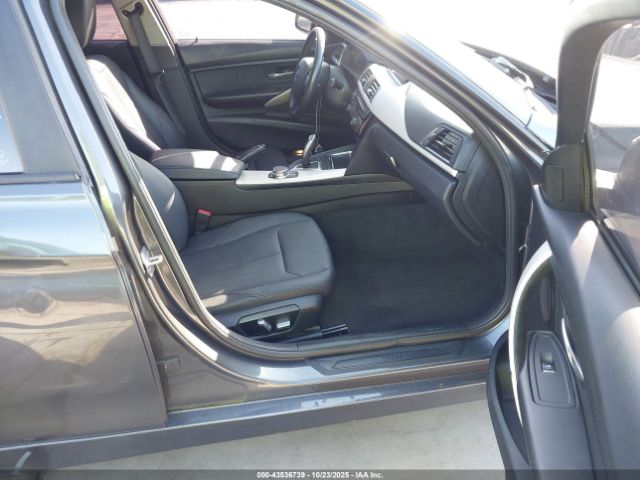 2018 BMW 320I WBA8A3C53JA358789 Photo 4