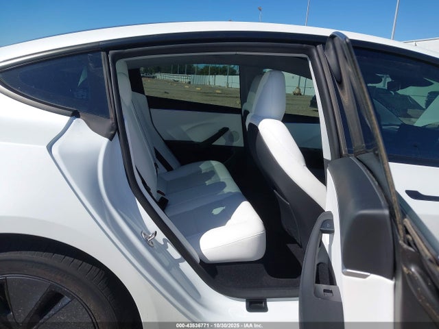 2025 TESLA MODEL 3 5YJ3E1EA5SF039855 Photo 7