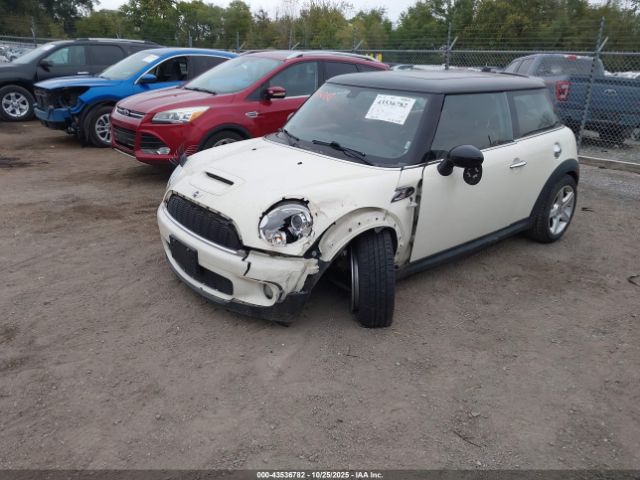2010 MINI COOPER S WMWMF7C52ATZ73393 Photo 1