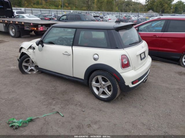 2010 MINI COOPER S WMWMF7C52ATZ73393 Photo 2