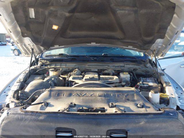 2016 RAM 2500 3C6UR5DL5GG261324 Photo 9