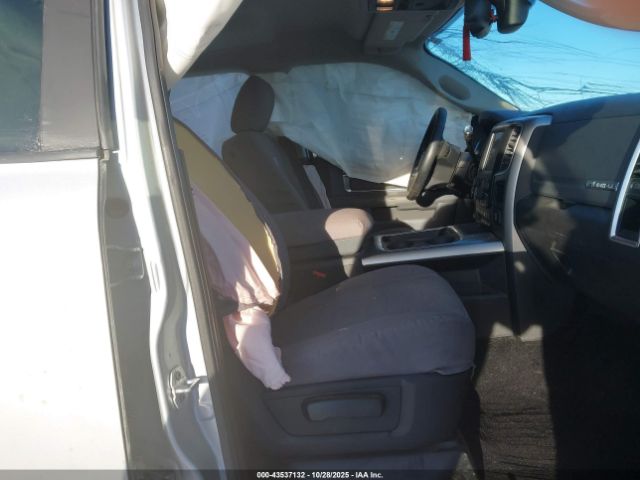 2016 RAM 2500 3C6UR5DL5GG261324 Photo 4