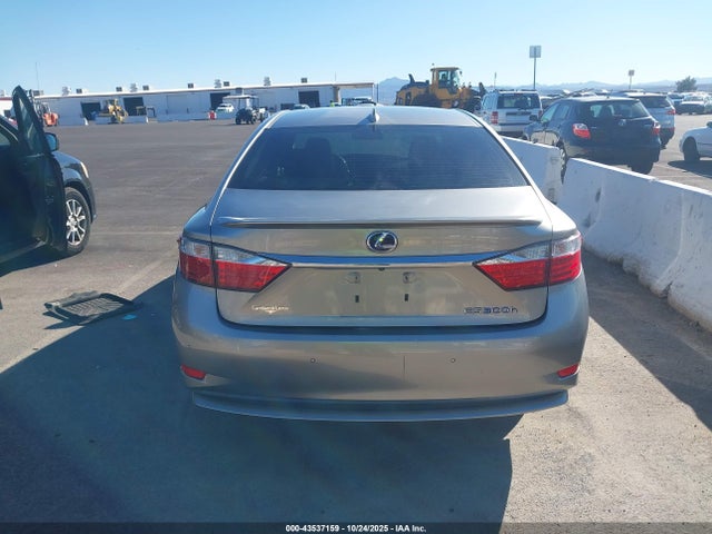 Lexus ES 300H 2015 JTHBW1GG7F2099704 Image 16