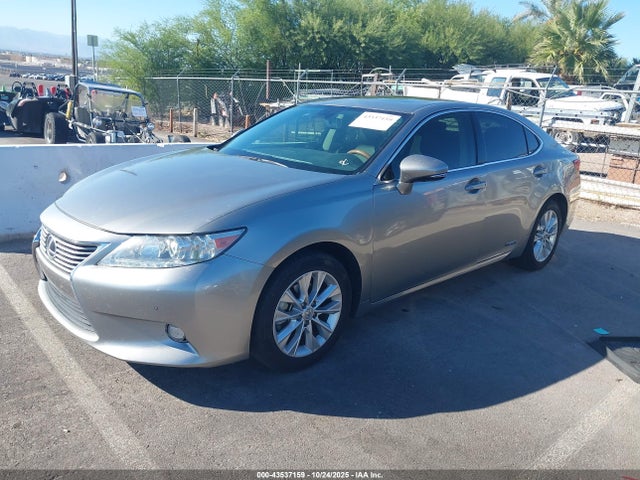 Lexus ES 300H 2015 JTHBW1GG7F2099704 Image 2