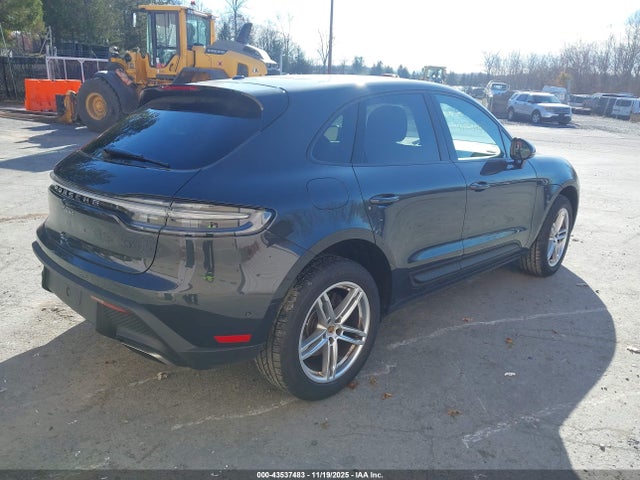 2025 PORSCHE MACAN WP1AA2A52SLB10605 Photo 3