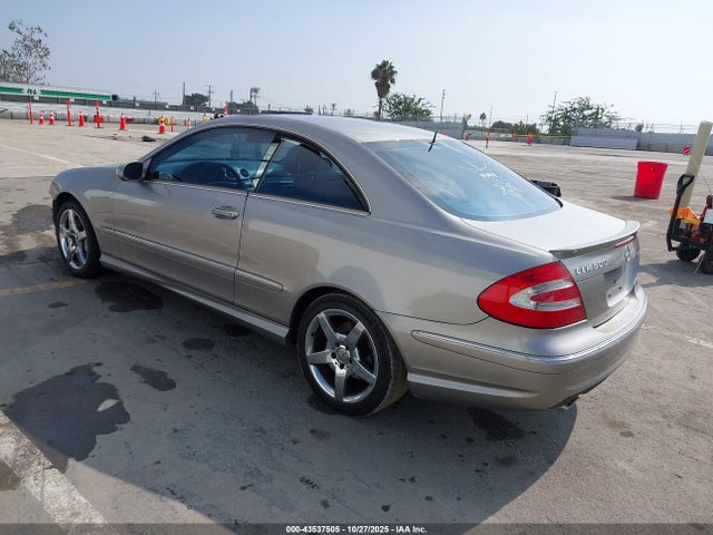 2005 MERCEDES-BENZ CLK 500 WDBTJ75J75F138268 Photo 2